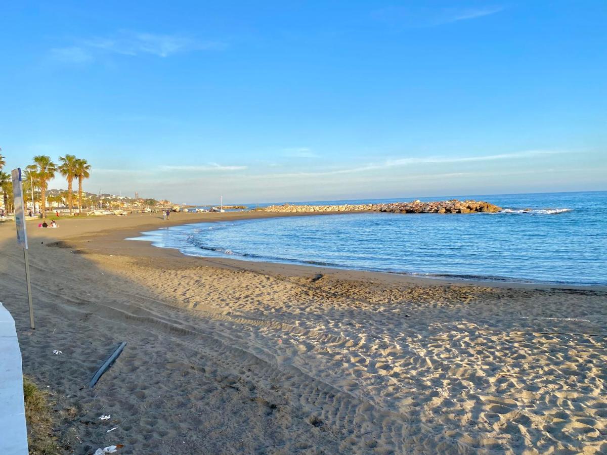 Malaga Beach And Sun Buitenkant foto